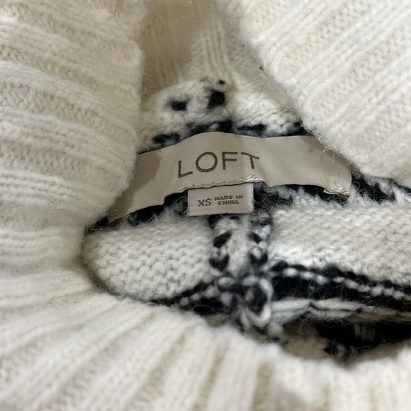 Ann Taylor LOFT Fair Isle Sweater Poncho XS - Picture 4 of 5